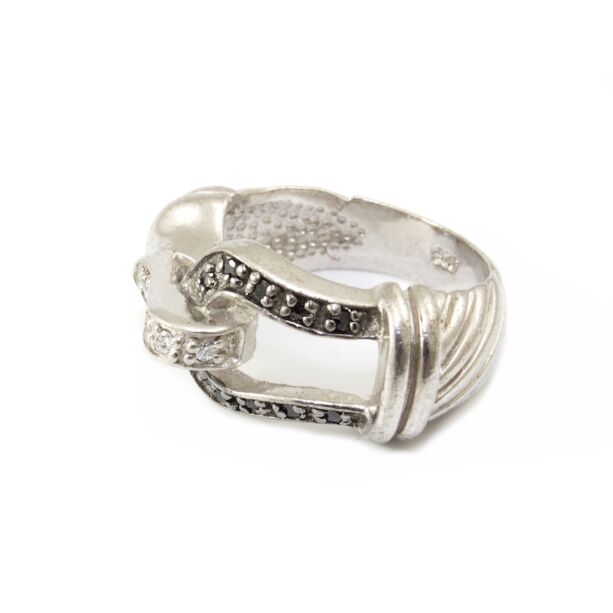 Fekete és fehér köves csatos női ezüst gyűrű