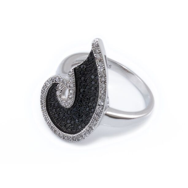 Fekete-fehér köves ezüst gyűrű