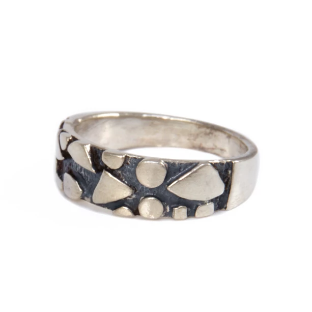 Antikolt mintás ezüst gyűrű  Antikolt mintás ezüst gyűrű