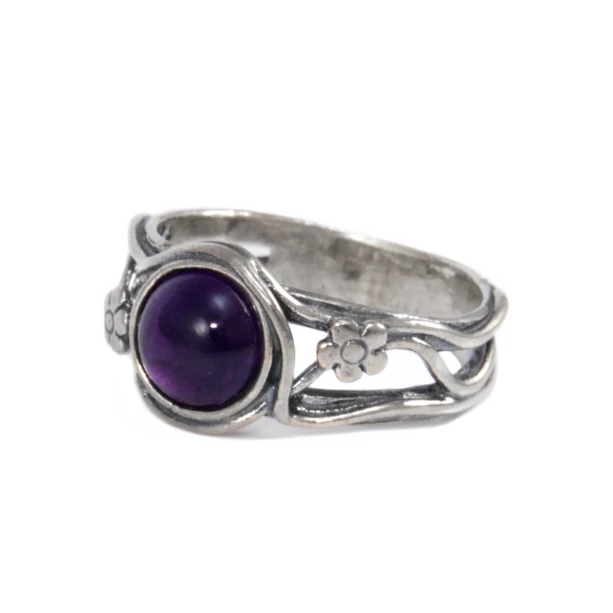 Ametiszt köves antikolt ezüst gyűrű  Ametiszt köves antikolt ezüst gyűrű